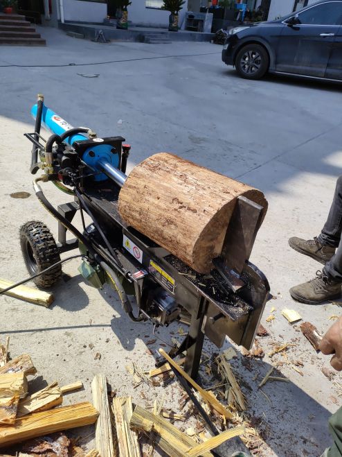 How to judge whether the performance of firewood splitting machine meets the demand?